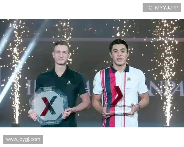 世界网球公开赛迎来新星崛起 各大球员争夺年终总决赛资格激烈角逐