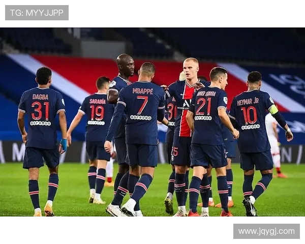 《欧冠小组赛精彩纷呈 曼城强势开局巴萨迎战死敌挑战》 《欧冠小组赛精彩纷呈 曼城强势开局巴萨迎战死敌挑战》