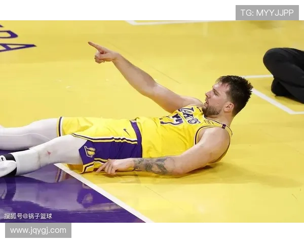 NBA新赛季风云再起巨星转会伤病与争冠格局全面解析深度观察联盟未来走势 NBA新赛季风云再起巨星转会伤病与争冠格局全面解析深度观察联盟未来走势