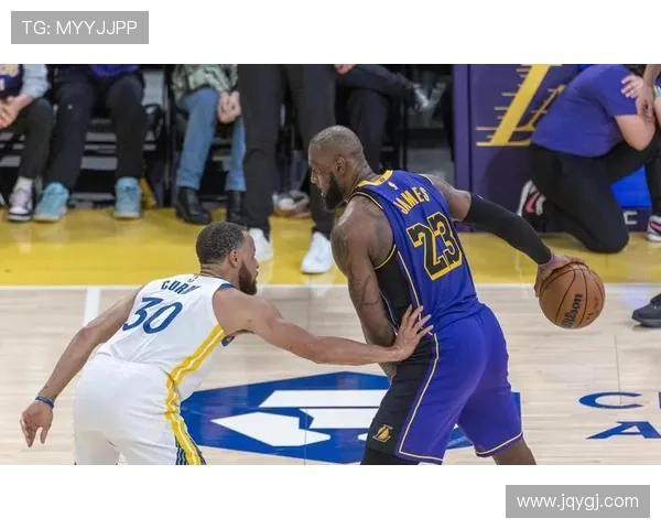 詹姆斯复出领衔湖人击败勇士 库里伤情未明勇士连败势头延续