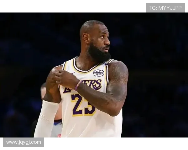 詹姆斯赛季首战精彩表现带领湖人击败勇士 开季连胜展现强大实力